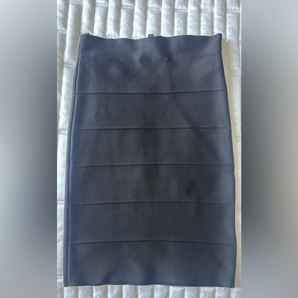 BCBGMaxAzria Gray Ribbed Pencil Midi Skirt